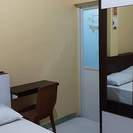 Guest House Syariah Lp3B Brebes Redpartner מראה חיצוני תמונה
