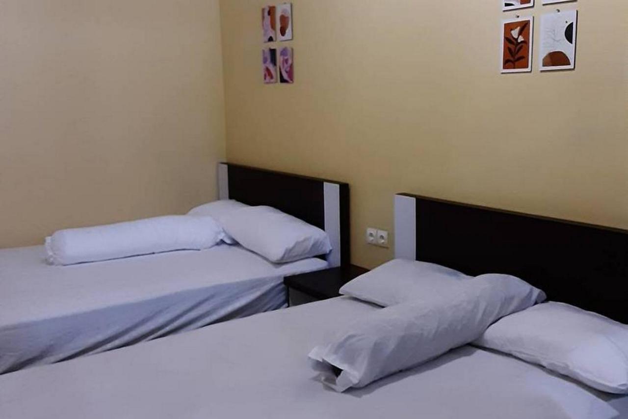 Guest House Syariah Lp3B Brebes Redpartner מראה חיצוני תמונה